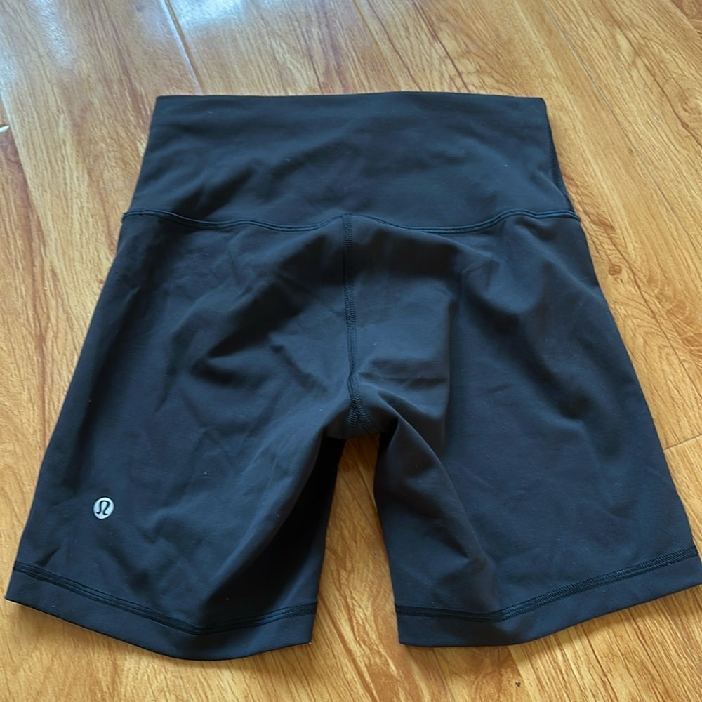 Lululemon Wunder Train 6” Shorts black size 6